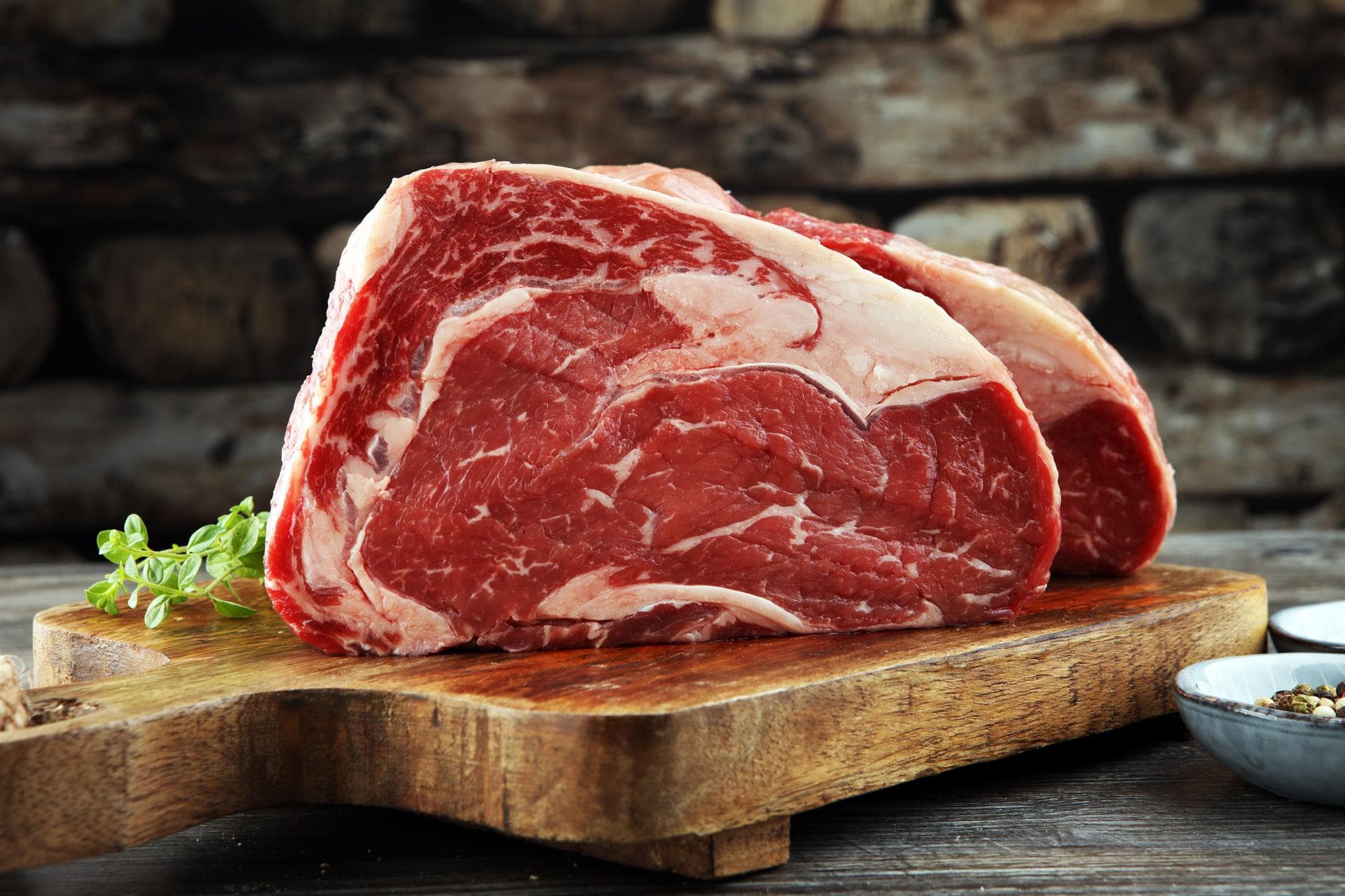 ¡Haz tu pedido con nosotros y elige entre las mejores carnes!